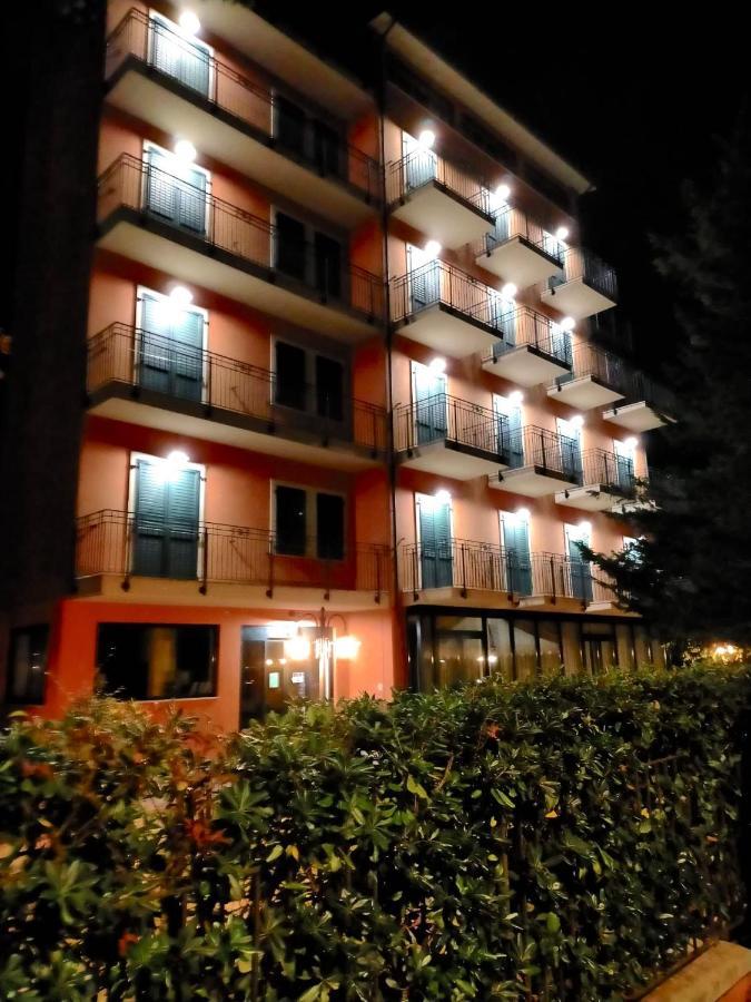 Hotel B&B Des Bains 밀라노마리티마 외부 사진