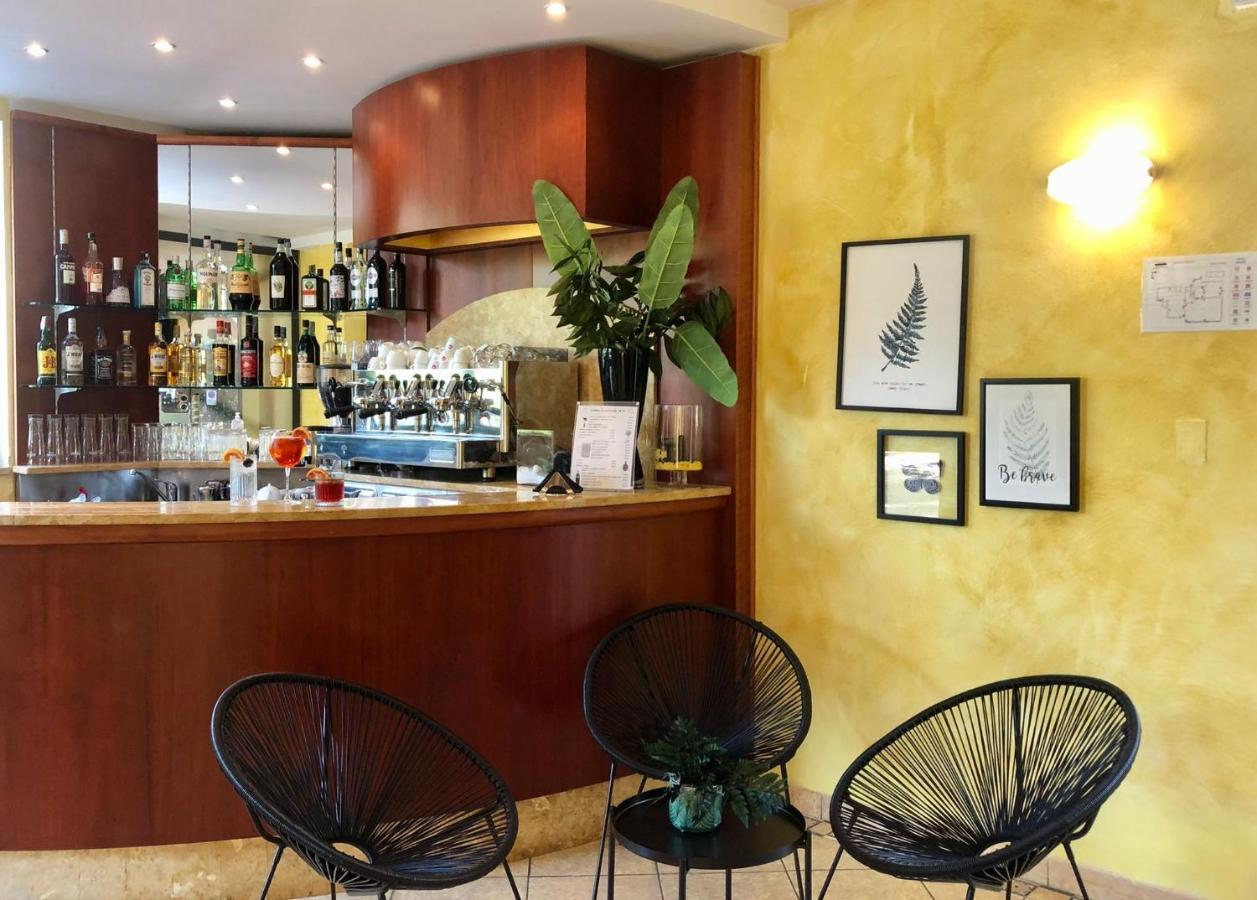 Hotel B&B Des Bains 밀라노마리티마 외부 사진