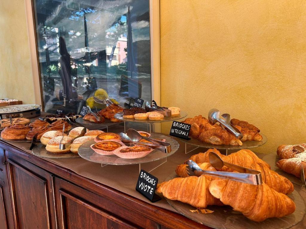 Hotel B&B Des Bains 밀라노마리티마 외부 사진